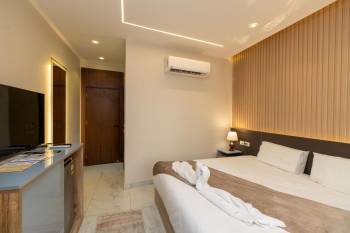 Superior Twin Room11